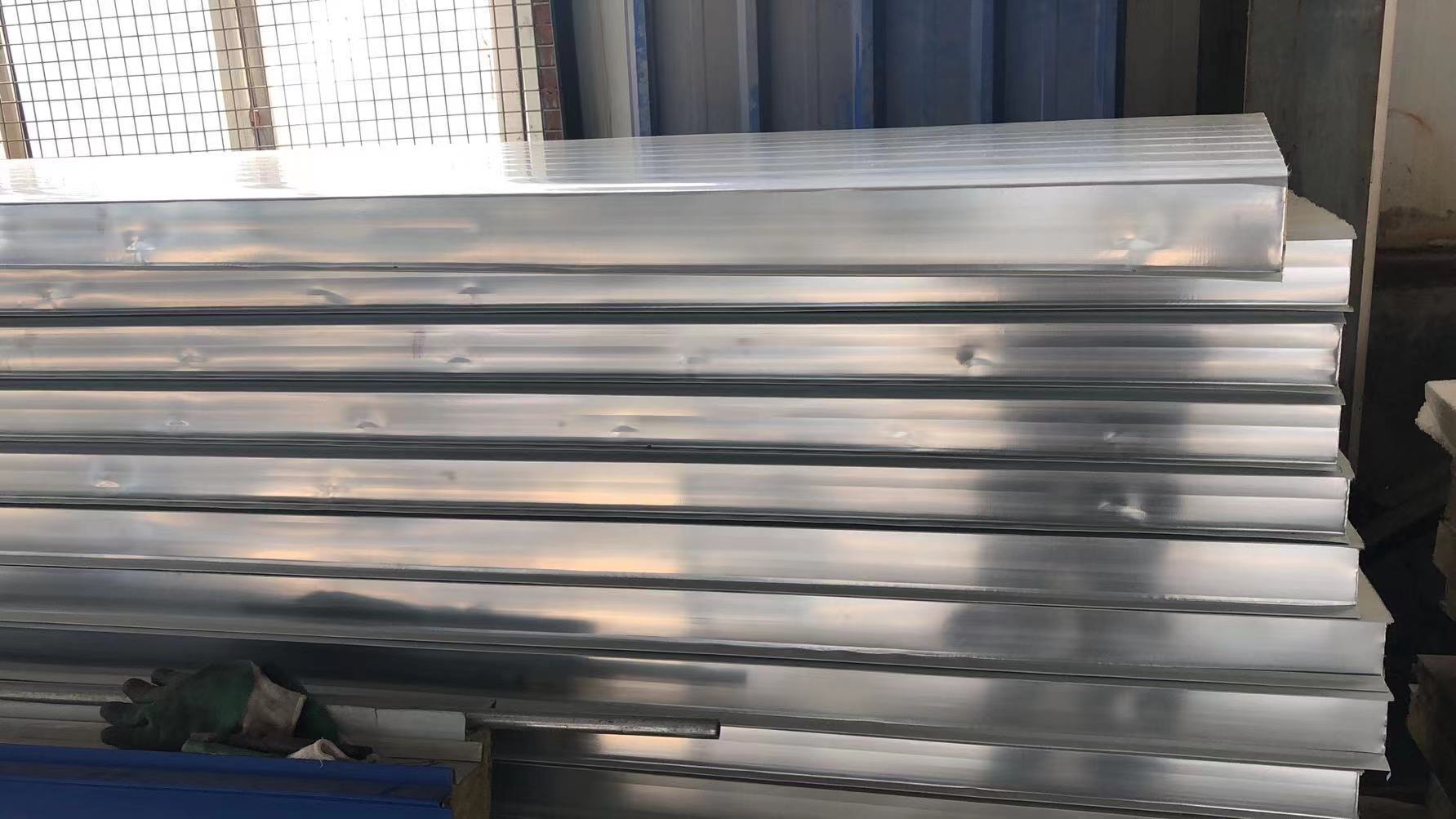 濟(jì)南巖棉復(fù)合板(圖1) 濟(jì)南巖棉復(fù)合板(圖1)